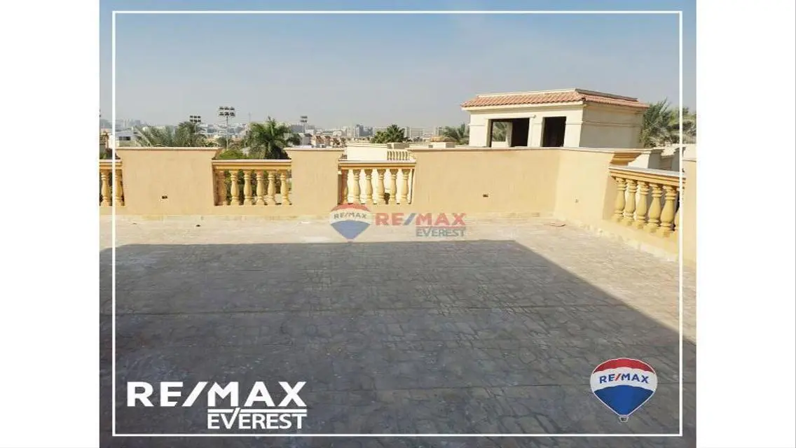 Luxury 4-Bedroom Apartment with 2009 Meter Space