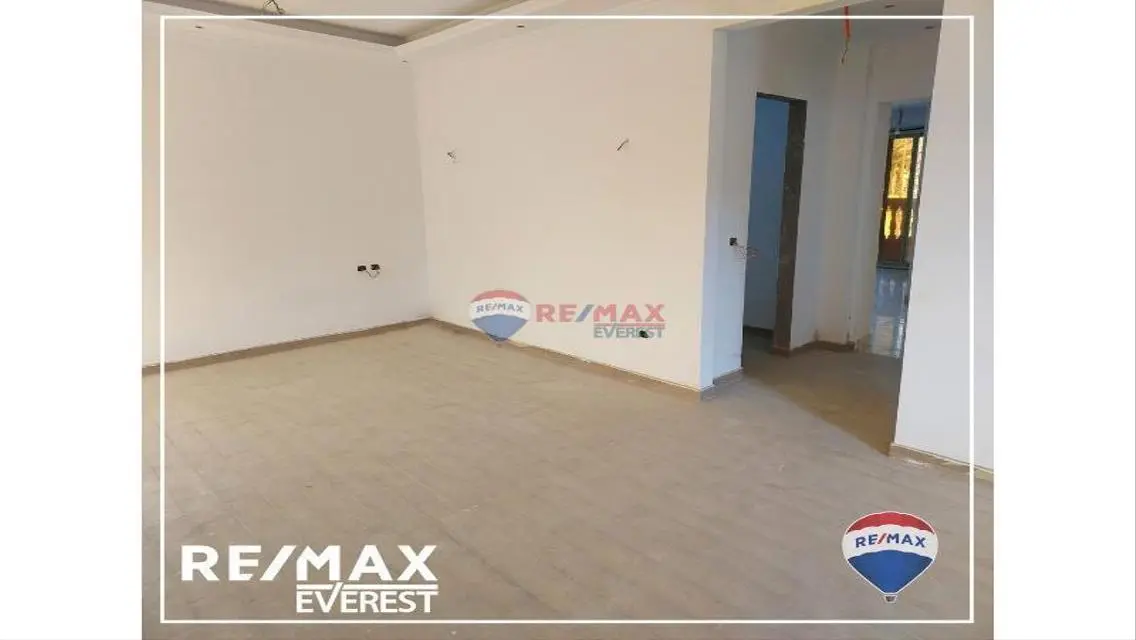 Luxury 4-Bedroom Apartment with 2009 Meter Space
