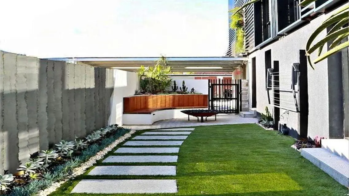 Luxury Apartment with Stunning Views, Private Garden & Shared Pool