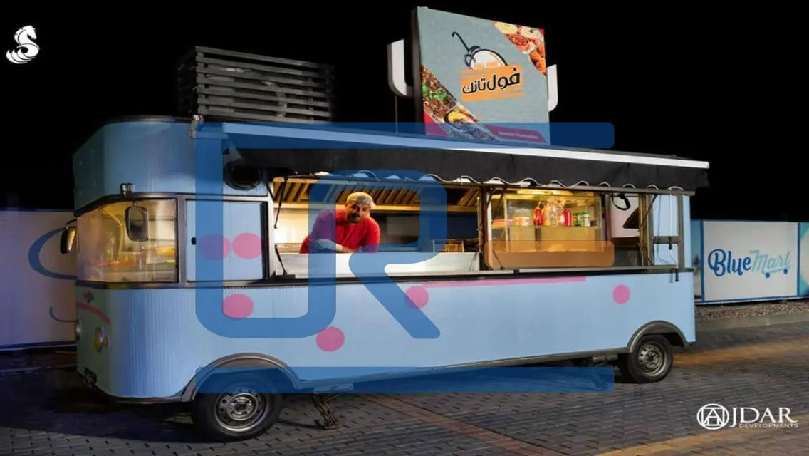 شقة بمطل رائع على البحر بملحقات فاخرة
