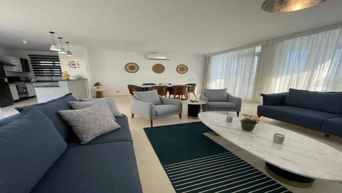 Luxury Apartment in Swan Lake