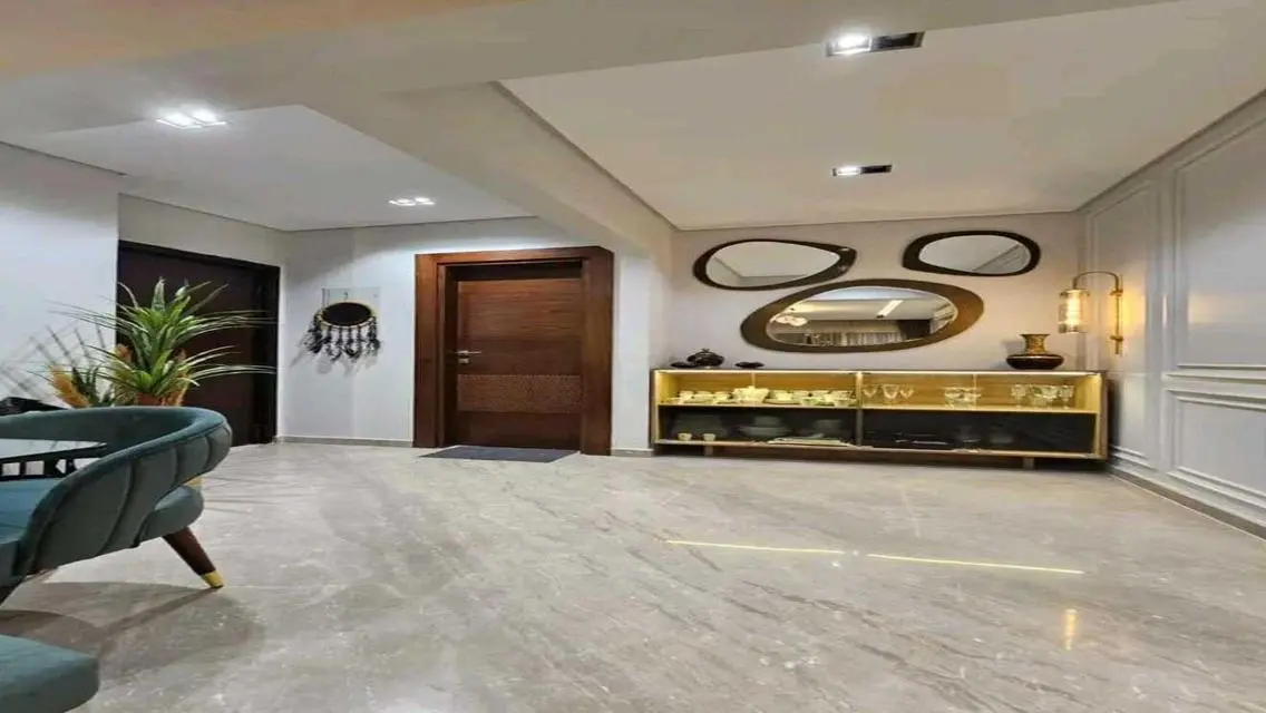 Luxury Apartment in Swan Lake