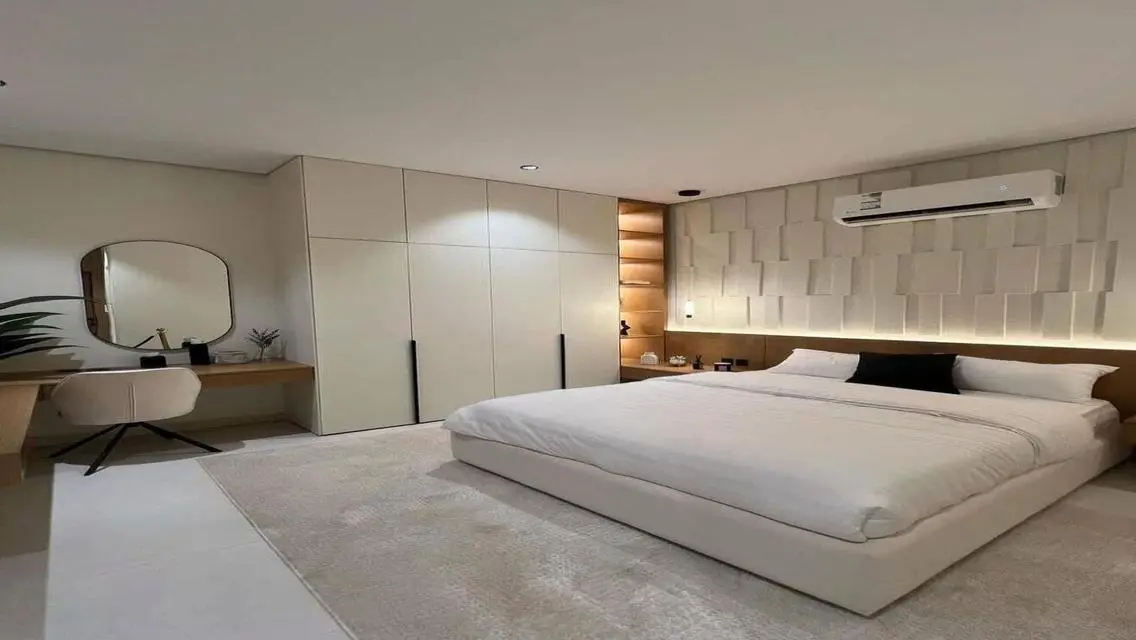 Luxury Apartment in Swan Lake