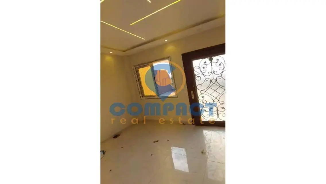 شقة للإيجار بمساحة 270 متر