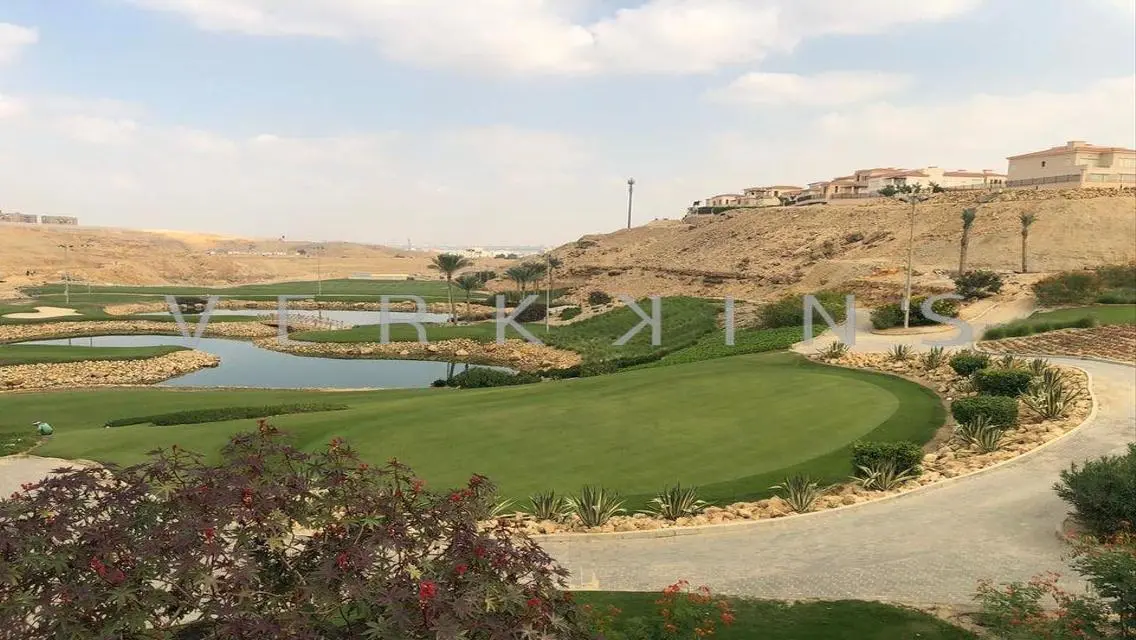 Luxury Villa for Sale - 5 Bedrooms and Gym