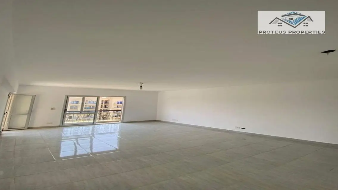 شقة فاخرة بمساحة مريحة للبيع