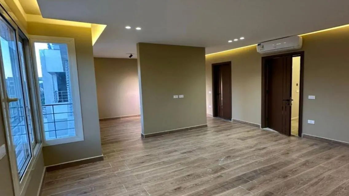 Luxury Villa in Crown Palm Hills