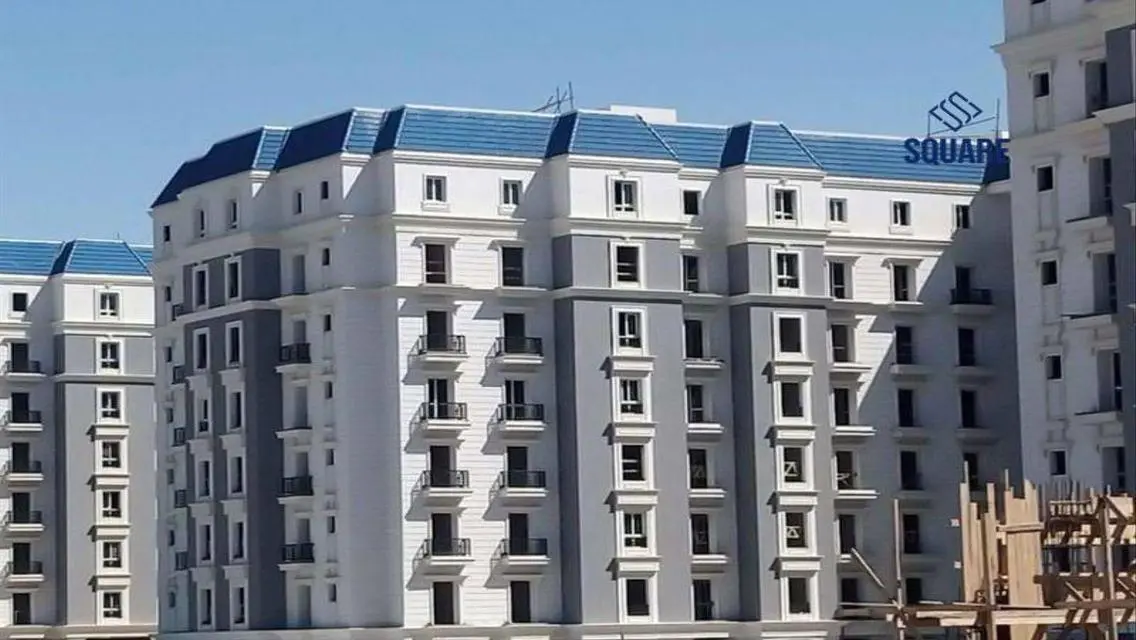 Luxury Apartment with Lakeside View in Prime Location