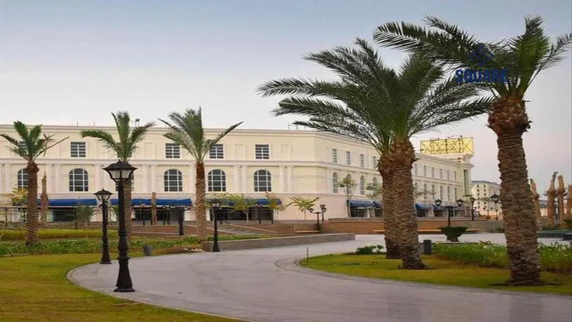 Luxury Apartment with Lakeside View in Prime Location
