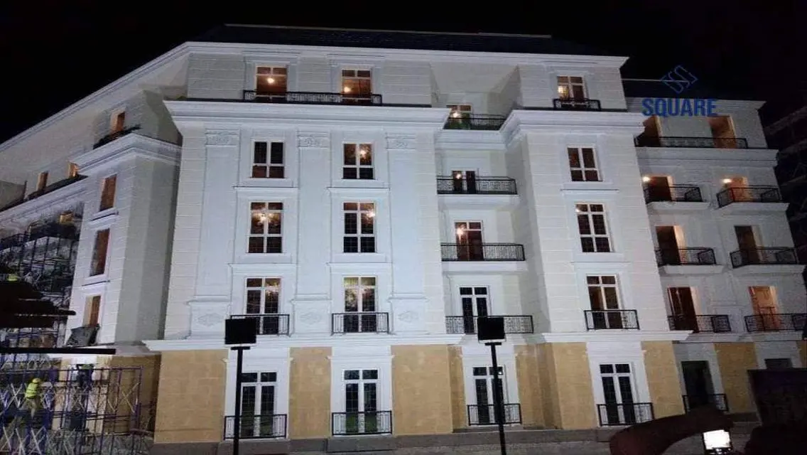 Luxury Apartment with Lakeside View in Prime Location