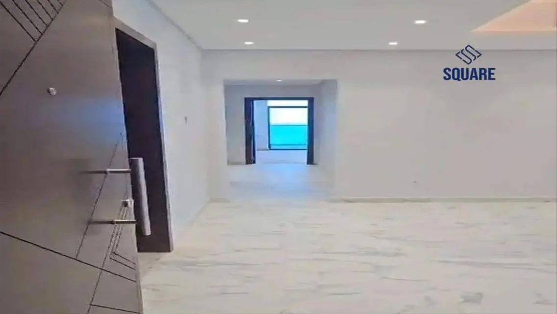 Luxury Apartment with Lakeside View in Prime Location