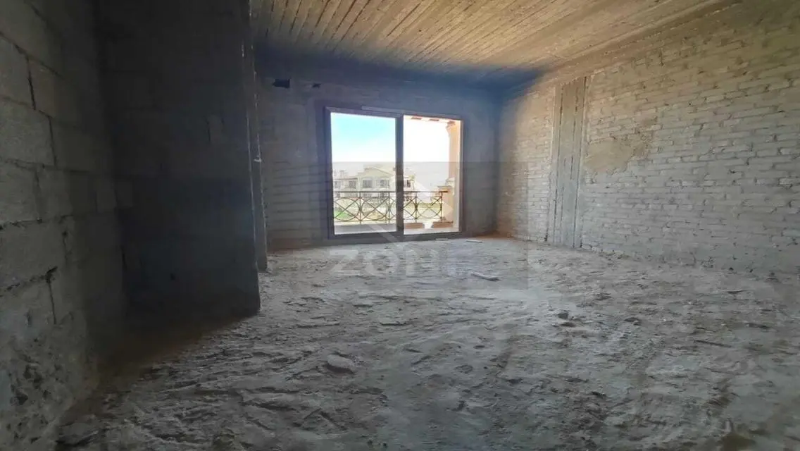 شقة فاخرة للبيع بموقع مميز