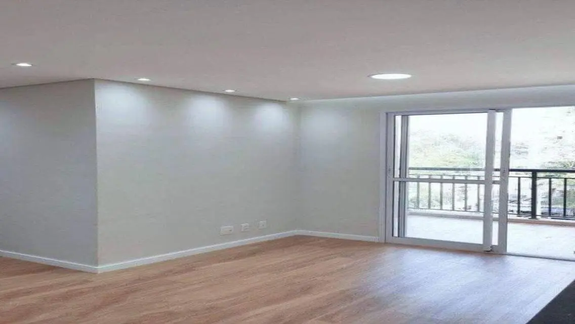Luxury Apartment with Private Garden in Prime Location