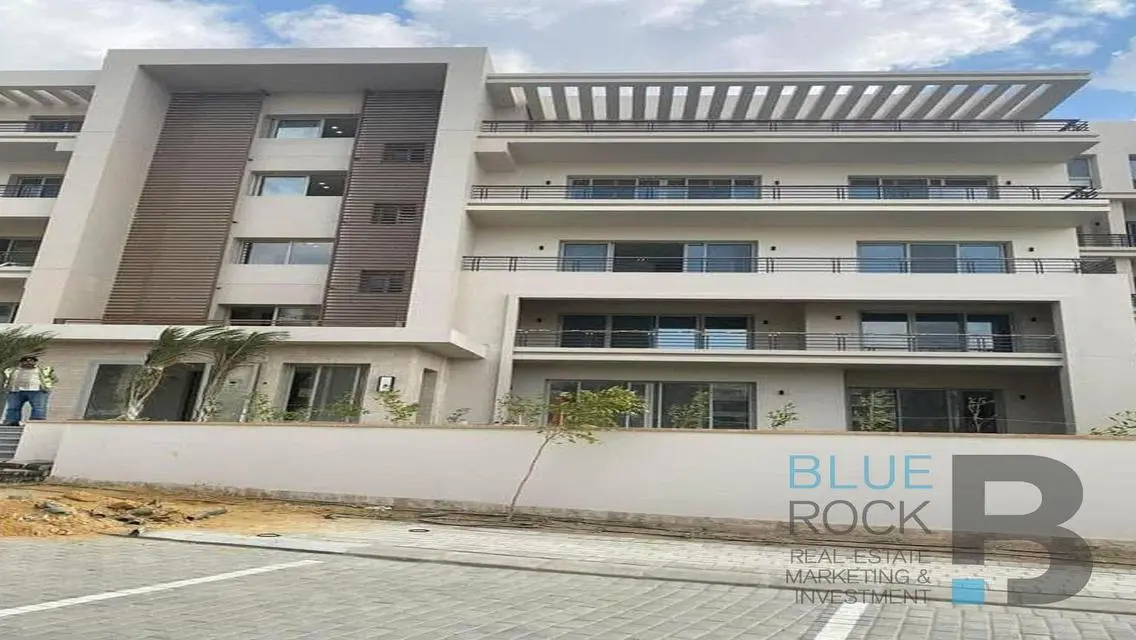 Luxurious Apartment in Up Town Cairo