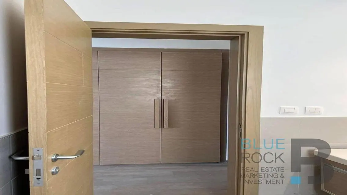 Luxurious Apartment in Up Town Cairo