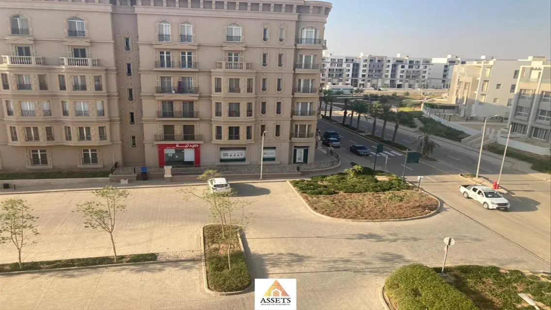 شقة فاخرة مطلة على البحيرات بسعر مغري