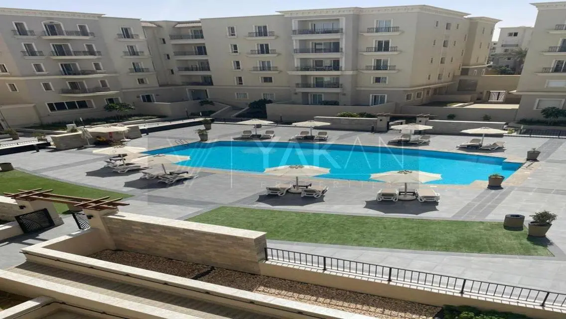 Luxurious Apartment Overlooking Lakes in the Heart of the City
