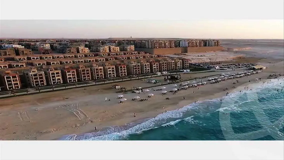 شقة فاخرة بمساحة 100 متر بإطلالة على البحيرات