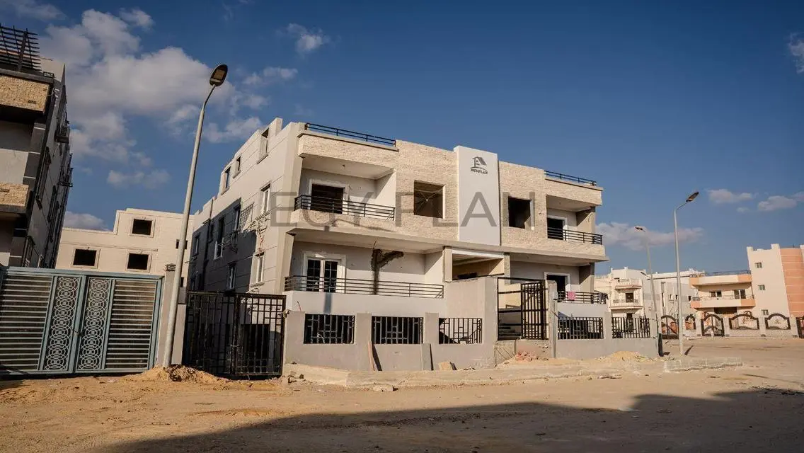 Luxury Property of 230 sqm with Private Garden and Pool