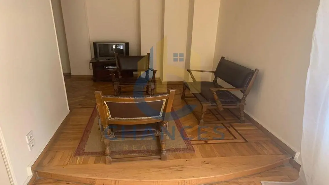 شقة فاخرة مكونة من 3 غرف نوم وشرفة