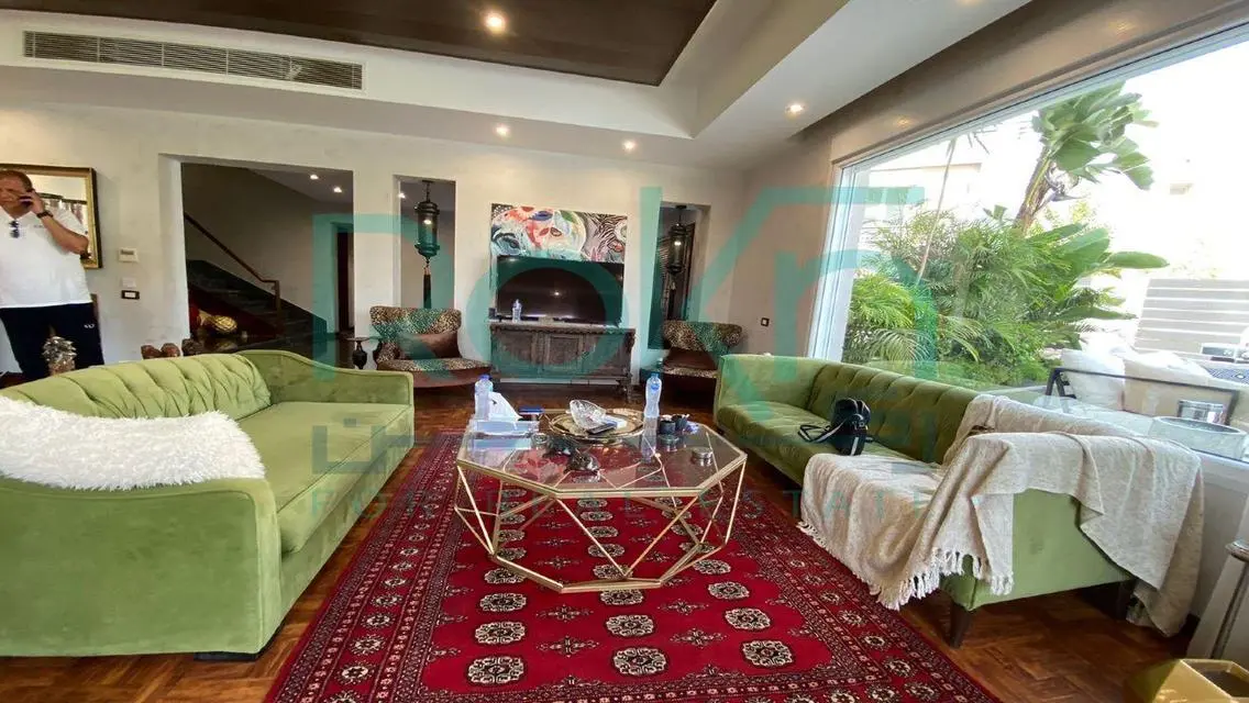 Luxury Villa for Sale with Private Pool and Garden