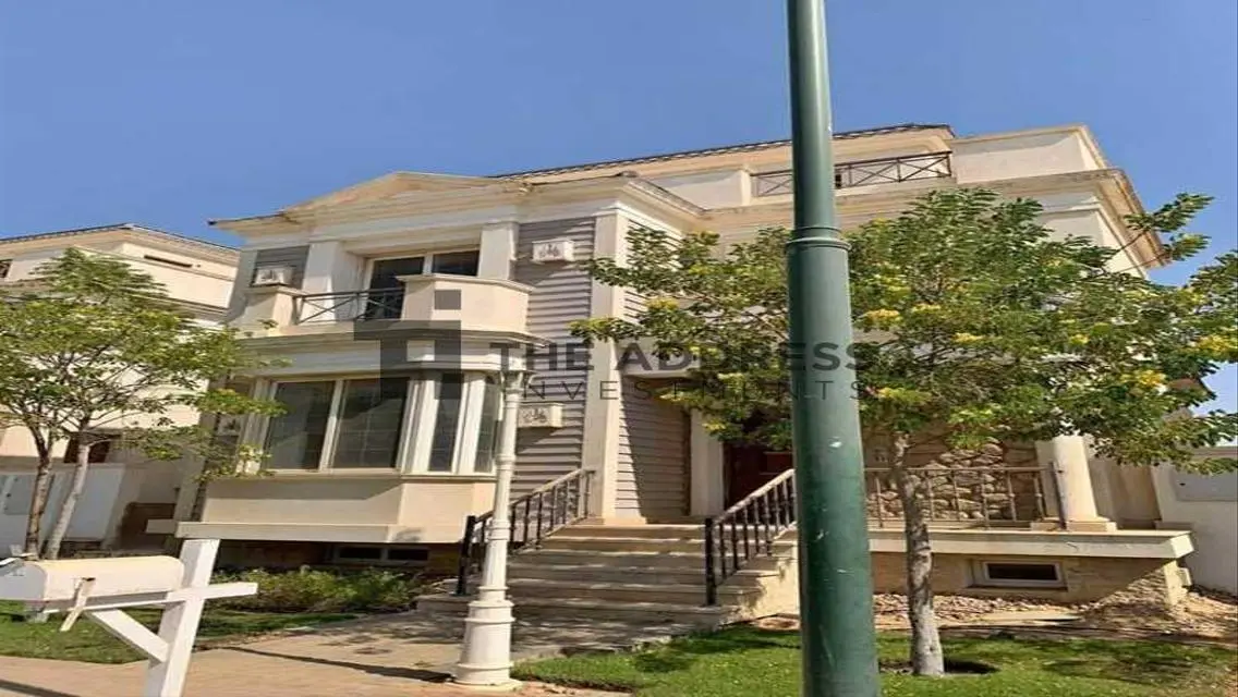Luxury Villa for Sale in Downtown Area