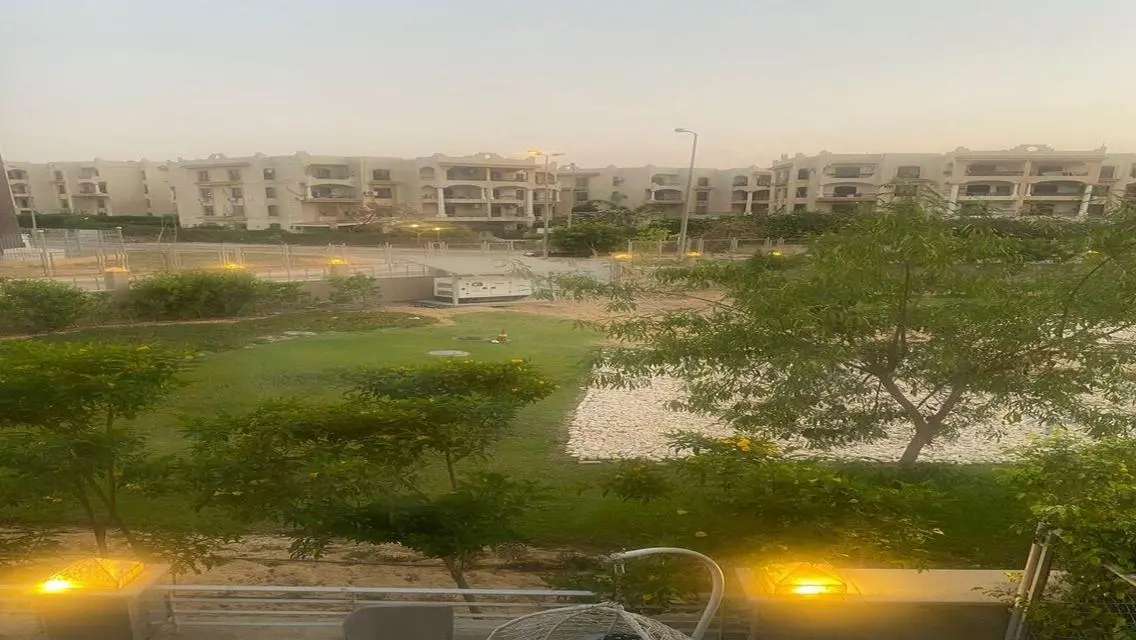 فيلا متميزة للبيع مع إطلالة رائعة