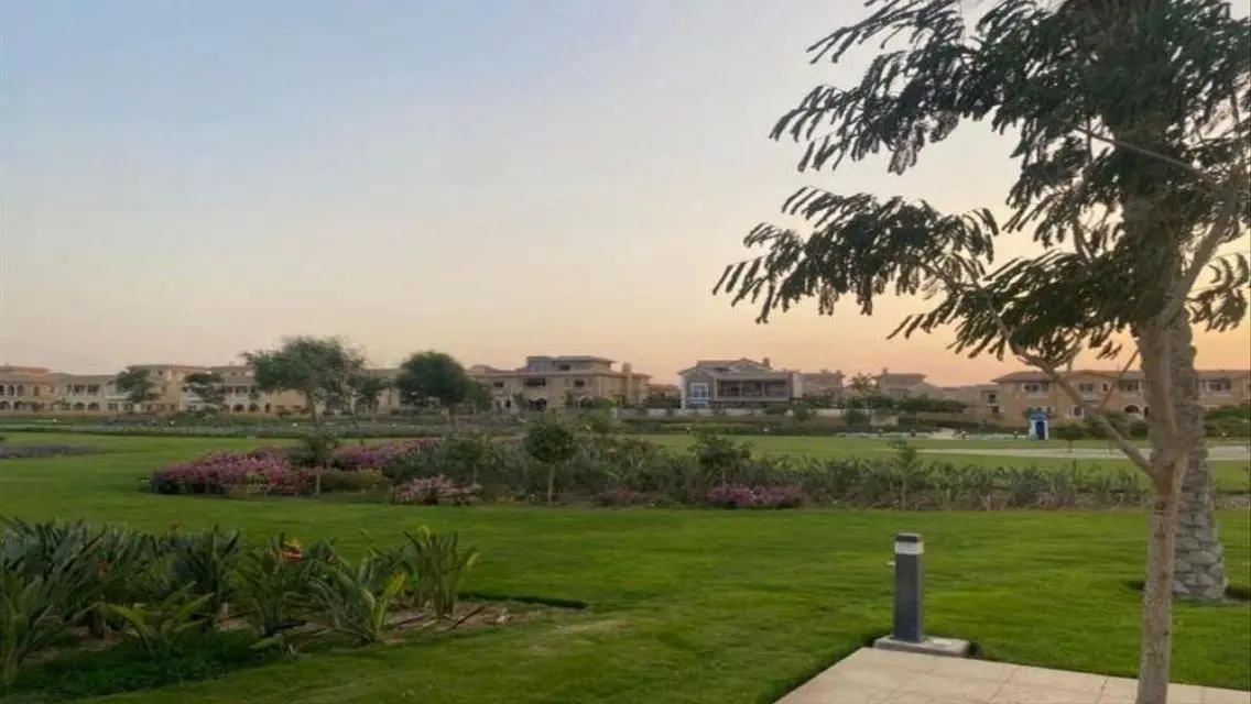 Luxurious Villa with Spacious Layout and Amenities