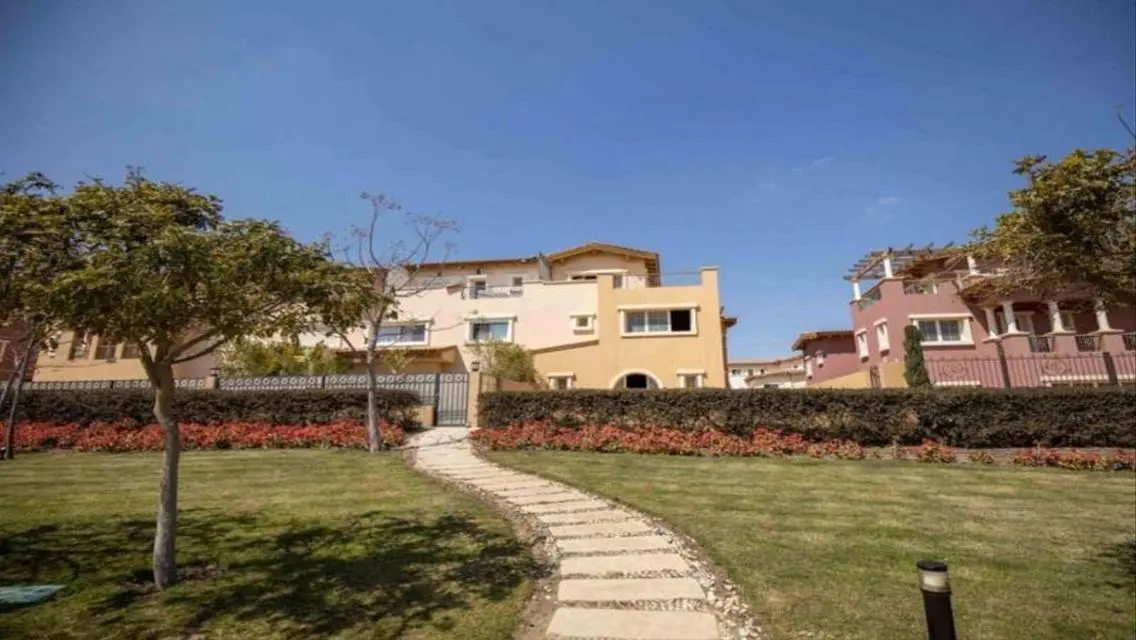 Luxurious Villa with Spacious Layout and Amenities