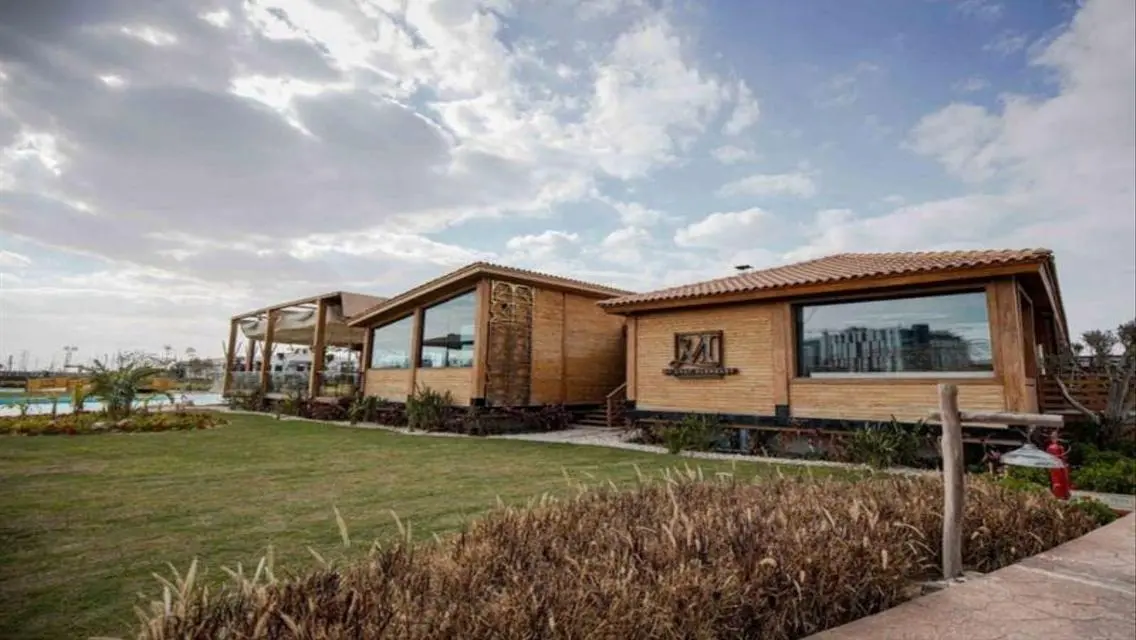Luxurious Villa with Spacious Layout and Amenities
