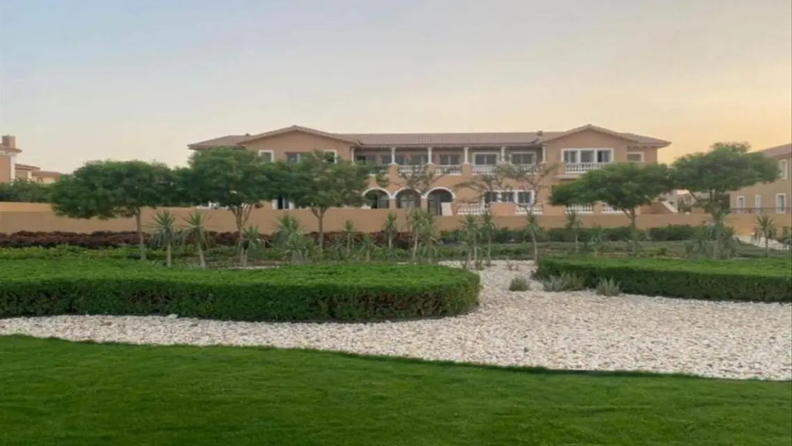 Luxurious Villa with Spacious Layout and Amenities