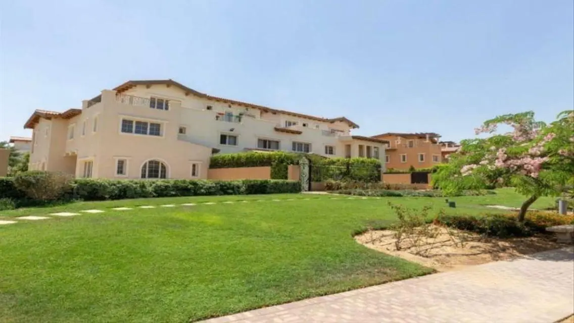 Luxurious Villa with Spacious Layout and Amenities