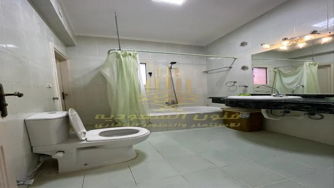 Luxury Apartment with Private Garden in Prime Location