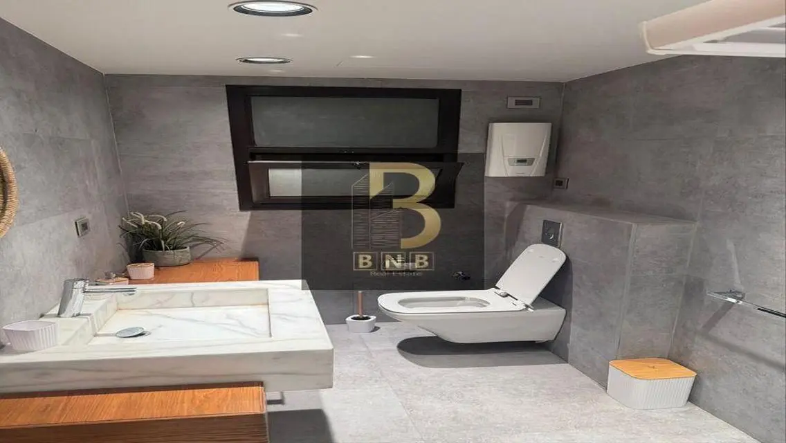 Spacious Luxury Apartment in the Heart of the City