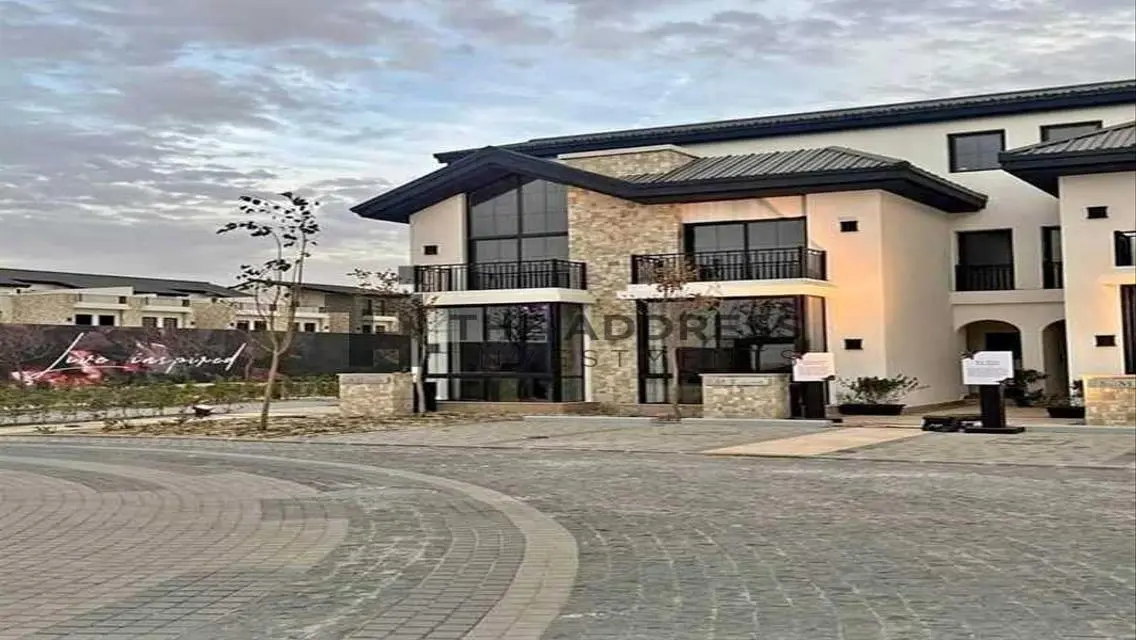 Luxury Villa for Sale with Spacious Layout - Stunning Views