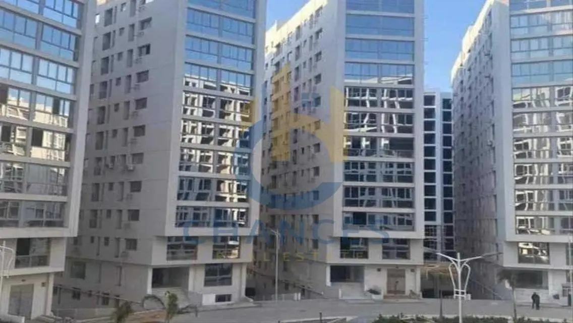 شقة رائعة للبيع بمساحة 350 متر في قلب المدينة