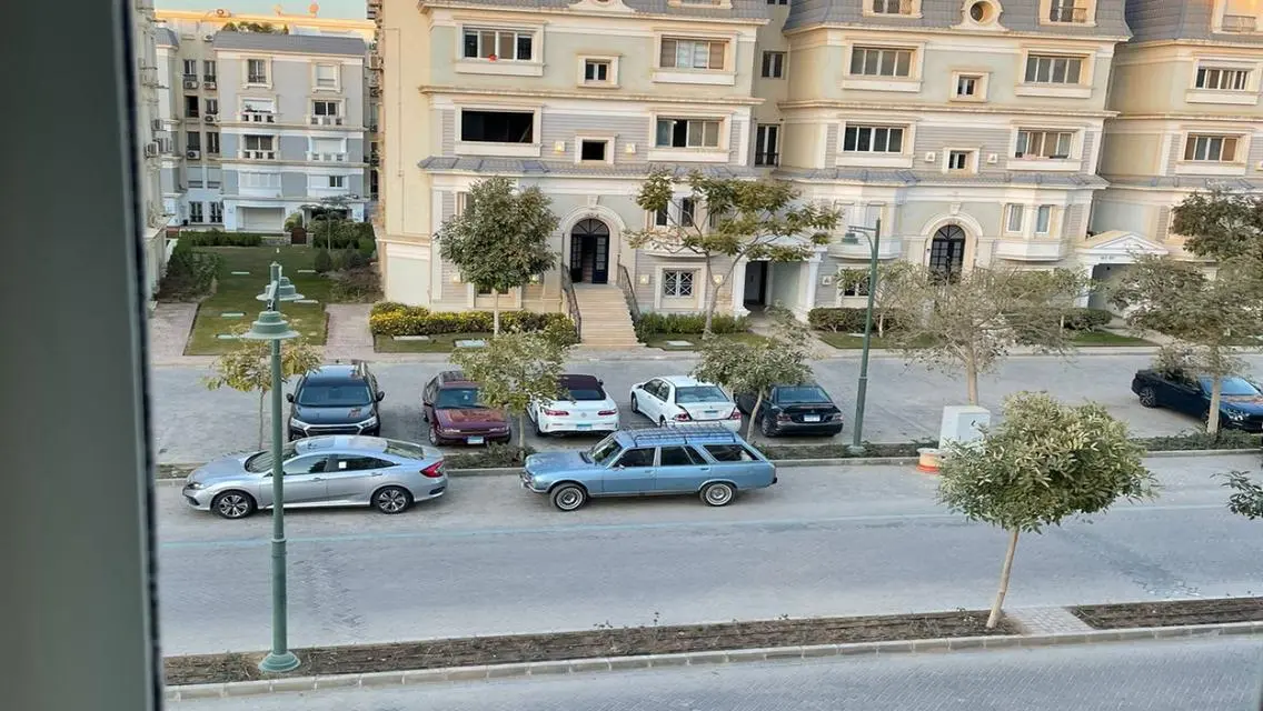 Luxury Apartment with Landmark View