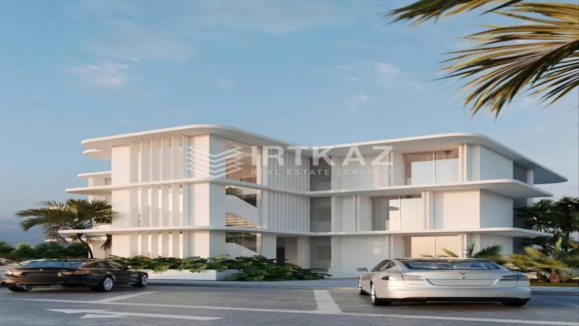 Fantastic Investment Opportunity: Modern Restaurant Overlooking Lakes