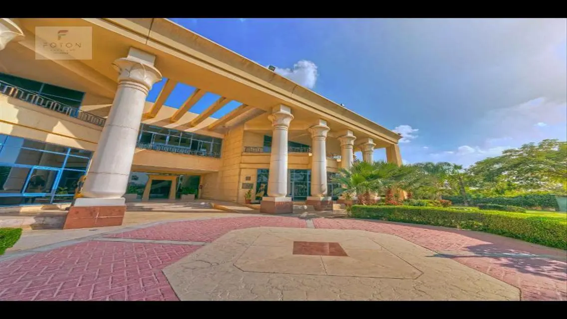 Luxury Property with Private Garden and Pool