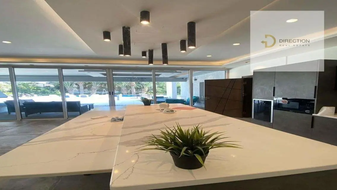 Luxury Property with Stunning Views and Complete Amenities
