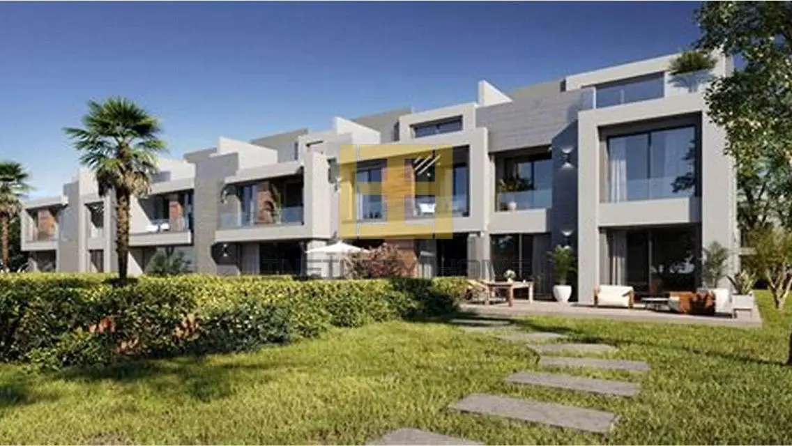 Luxury Villa for Sale in R4 Area with Private Garden and Pool
