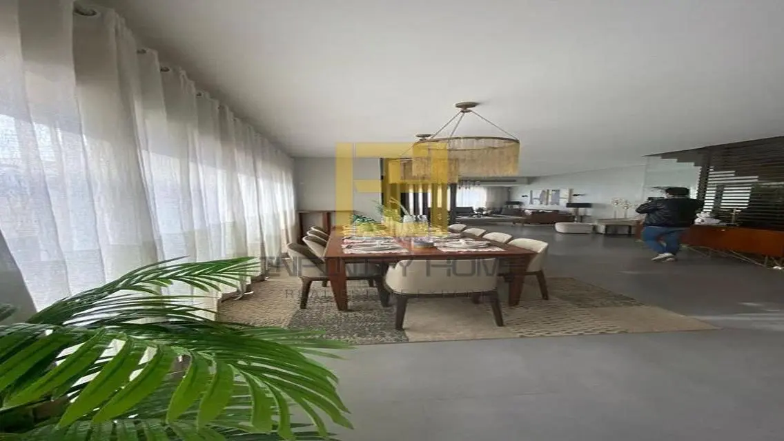 Luxury Villa for Sale in R4 Area with Private Garden and Pool