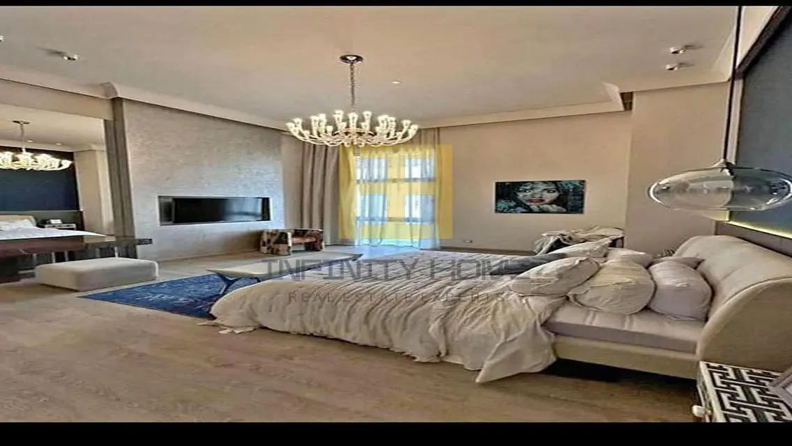 Luxury Villa for Sale in R4 Area with Private Garden and Pool