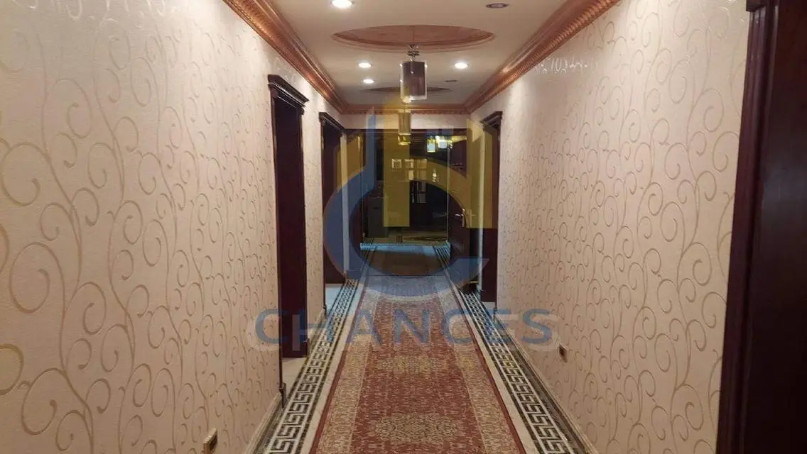 فرصة استثمارية رائعة في شقة بمساحة 300 متر