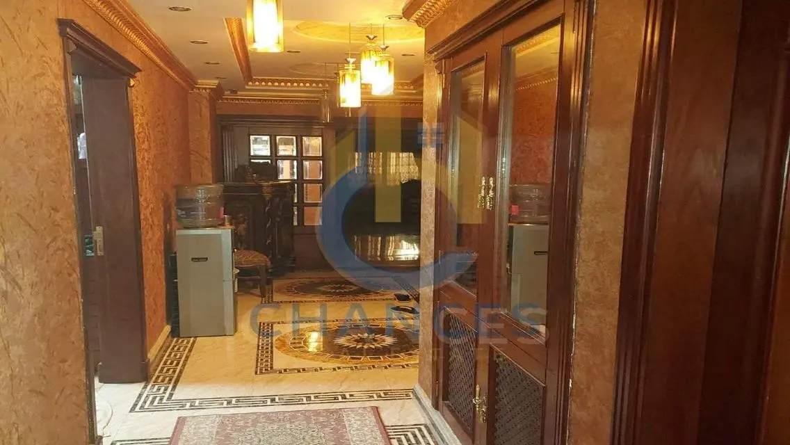 فرصة استثمارية رائعة في شقة بمساحة 300 متر