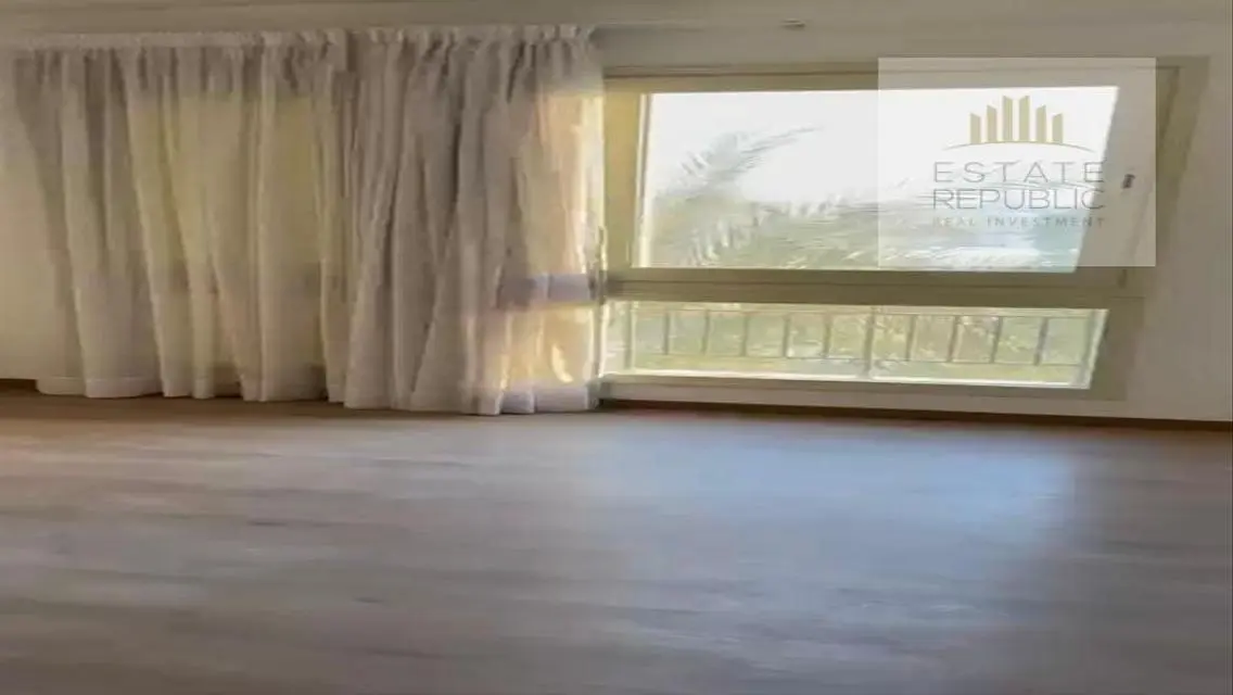 شقة فاخرة مطلة على البحيرات في قلب المدينة