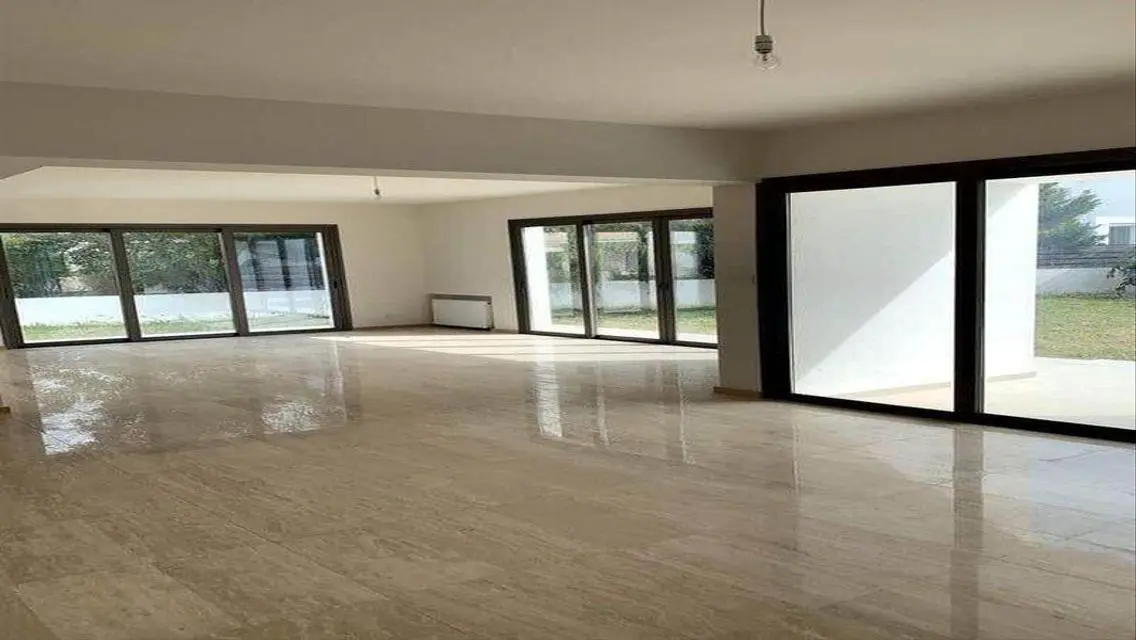 Luxury Apartment with Full Amenities