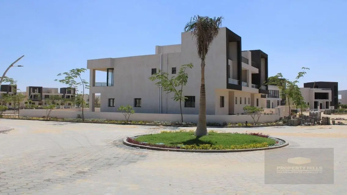 Luxurious Apartment with Private Garden in Prime Location