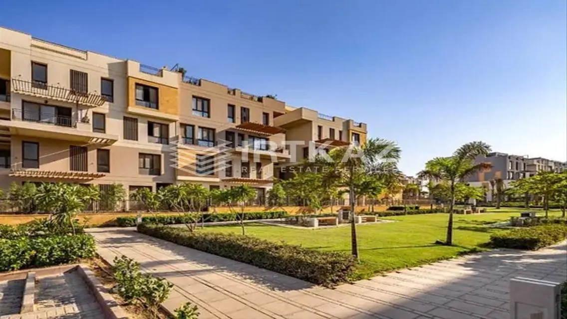 Luxury 320 sqm Apartment with Unique Design in AUC