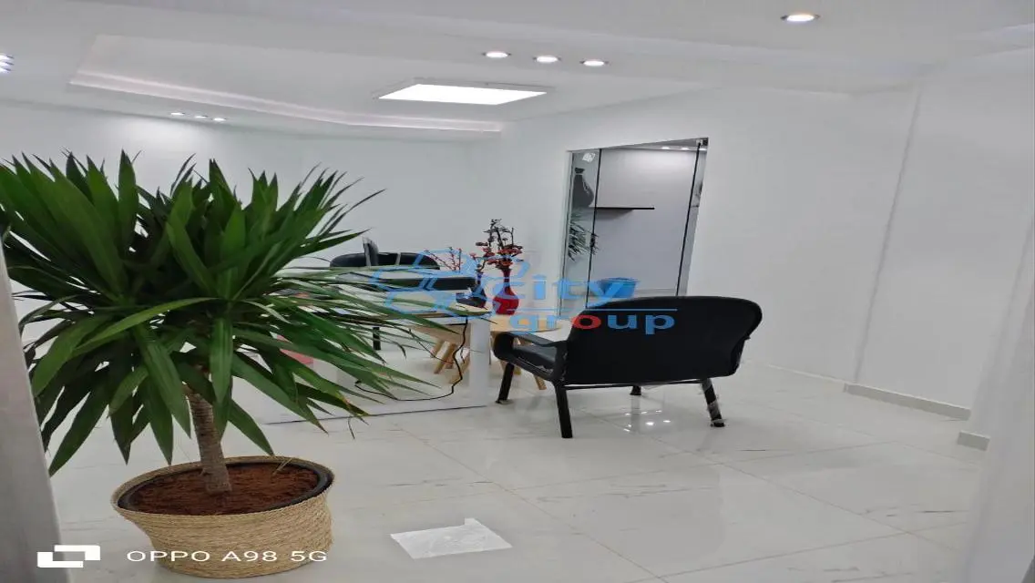 Luxury Apartment with Covered Parking in the City